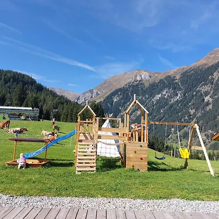 Blosegghof Bergchalets Waldblick Apartment Racines